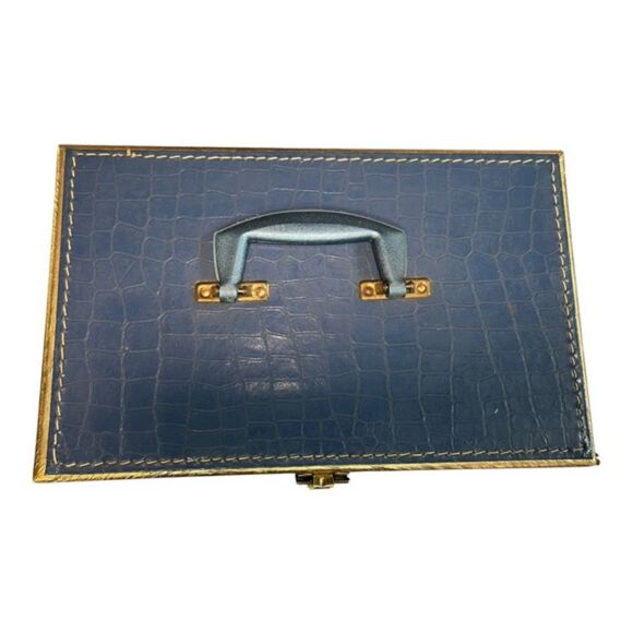 Vintage Empire Beauty Schools Blue & Gold Train Case - Picture 4 of 9